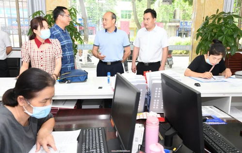 优化营商环境 助力经济发展 莫若锋在服务窗口调研时强调增强服务意识，提高服务效能